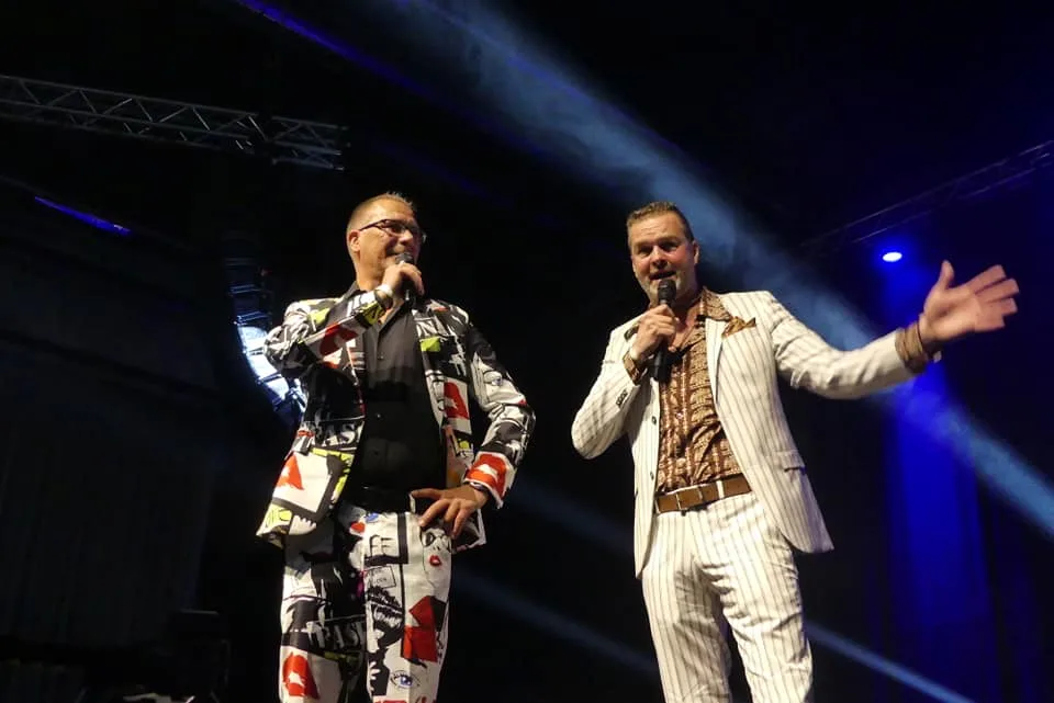 Frank und Torsten auf der Bühne in der Metropolis-Halle